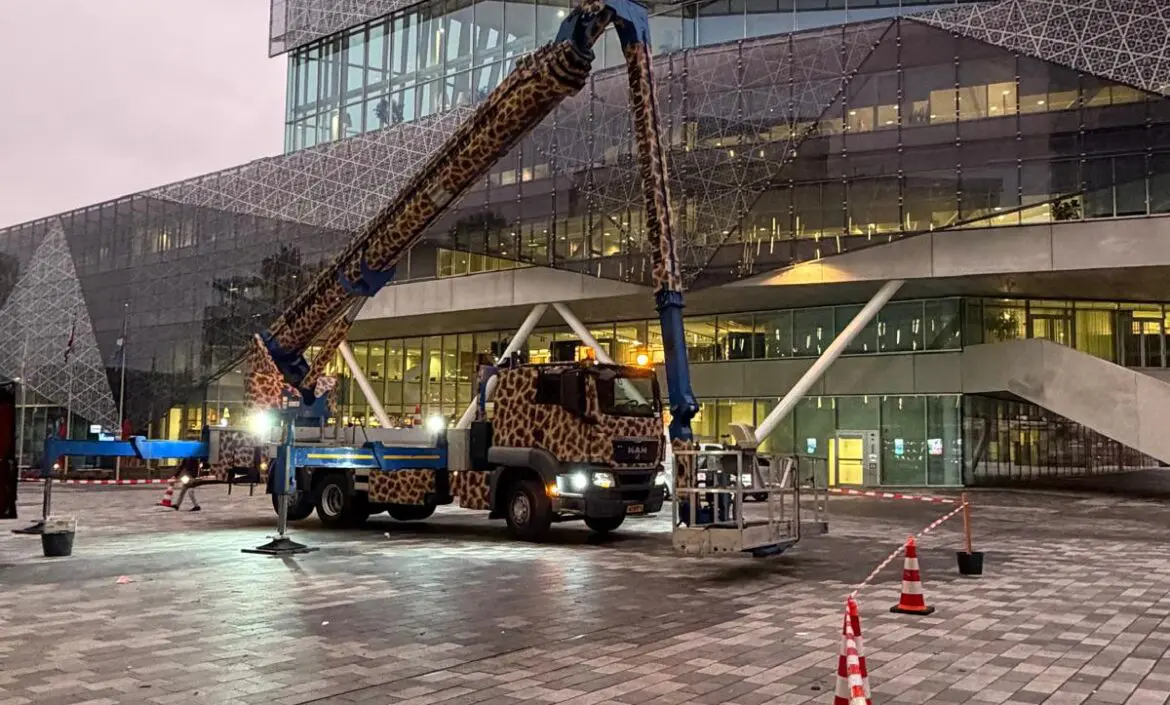 Controle dakrand gemeentehuis Nieuwegein