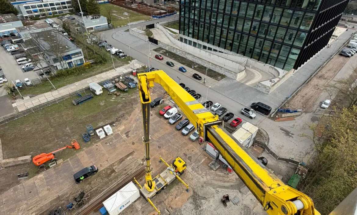 Opbouwen en afbreken machine die sleuven freest
