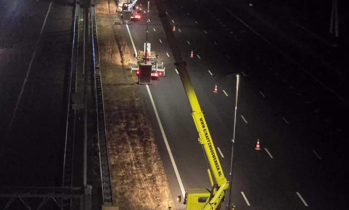 Wisselen armaturen snelweg A2